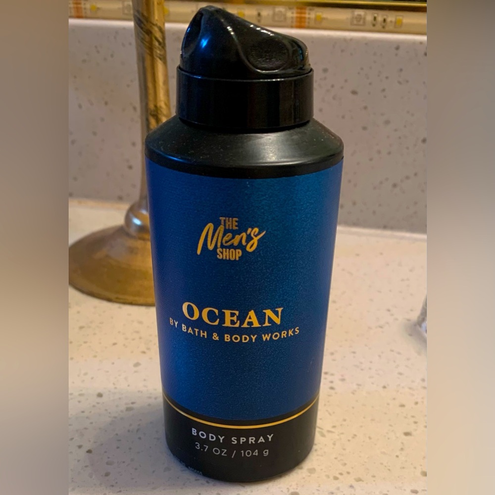 🎁HOLD FOR HEIDIE🎁Bath & Body Works Ocean Men's Body Spray - Blue